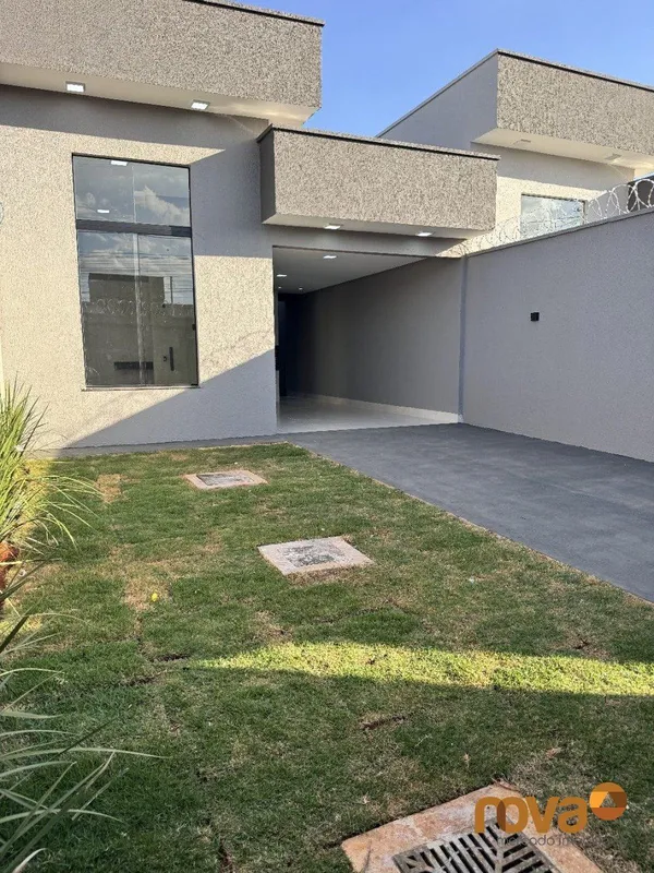 Casa a venda com 3 quartos sendo 1 suíte 1 banheiro social, área gourmet e 3 vag...