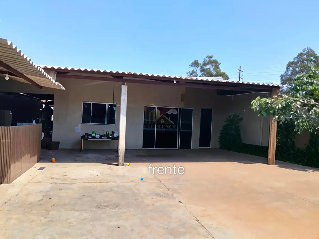 Casa térrea sem LAJE no Res. Buritis;3 quartos sendo 1 suíte;Banheiro social;Sal...