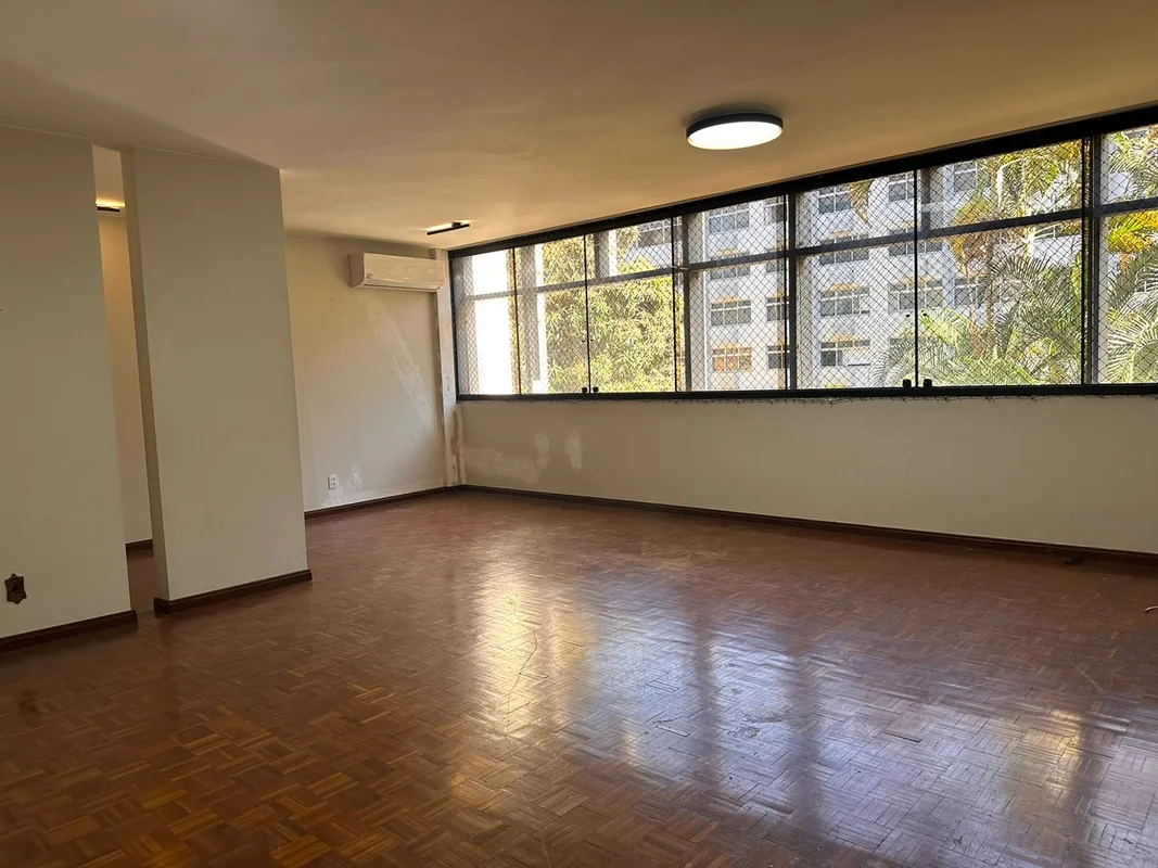 SQS 316 - BLOCO SILENCIOSO COM VISTA LIVREConheça este apartamento aconchegante,...