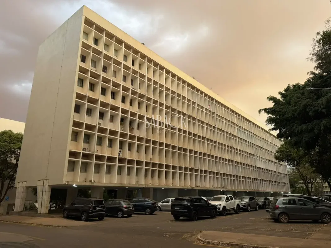 Tem apartamentos que surpreendem pela funcionalidade. Este é um deles.Na SQS 107...