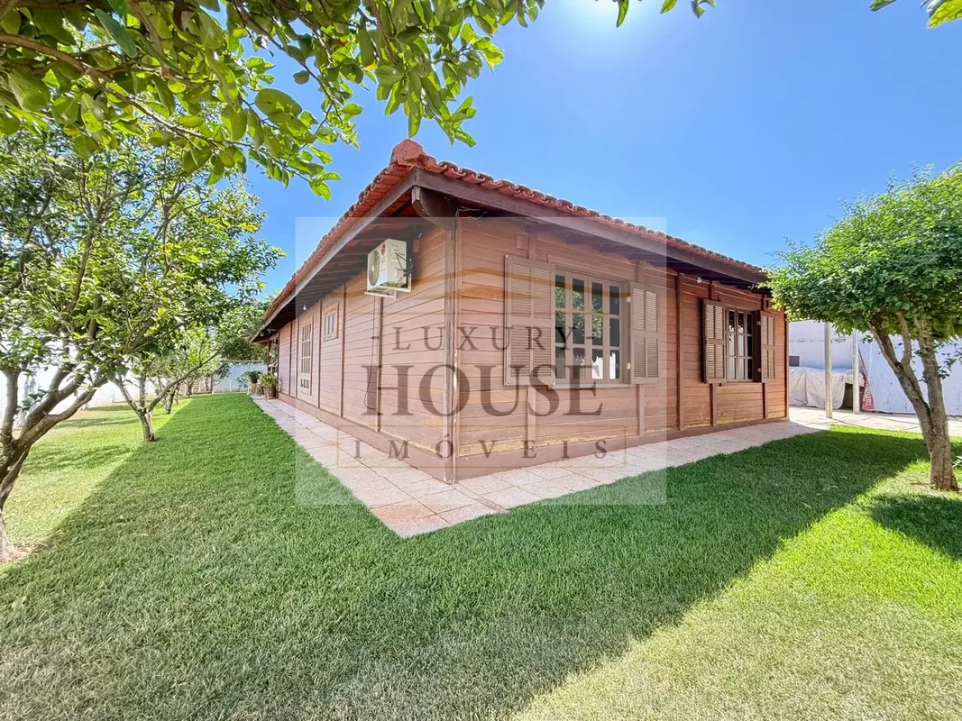 Casa térrea em madeira | 2 suítes | Lote 800 m² | Condomínio Privê I – Lago Nort...