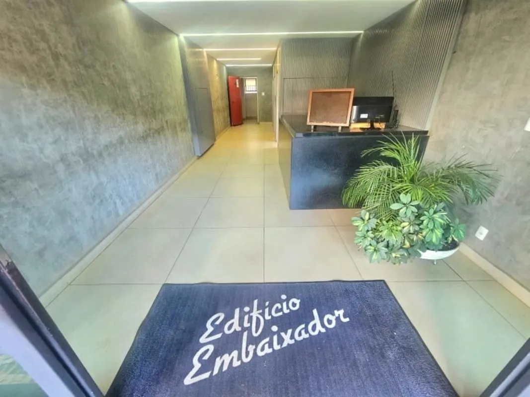 SCS - QUADRA 04 - EDIFÍCIO EMBAIXADOR - LOCAÇÃO SALA COMERCIAL COM E/OU SEM MOBÍ...