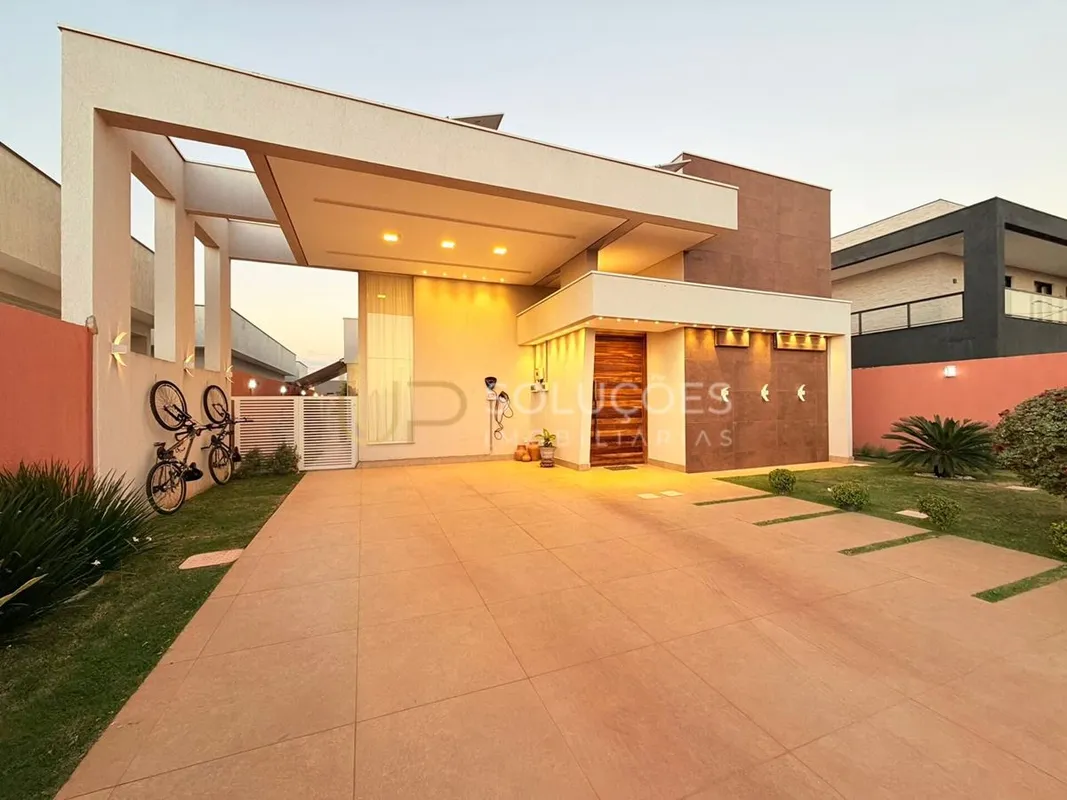 3 Suítes | 2 Vagas | Closet | Piscina | Armários planejados | Terreno: 504m² | C...