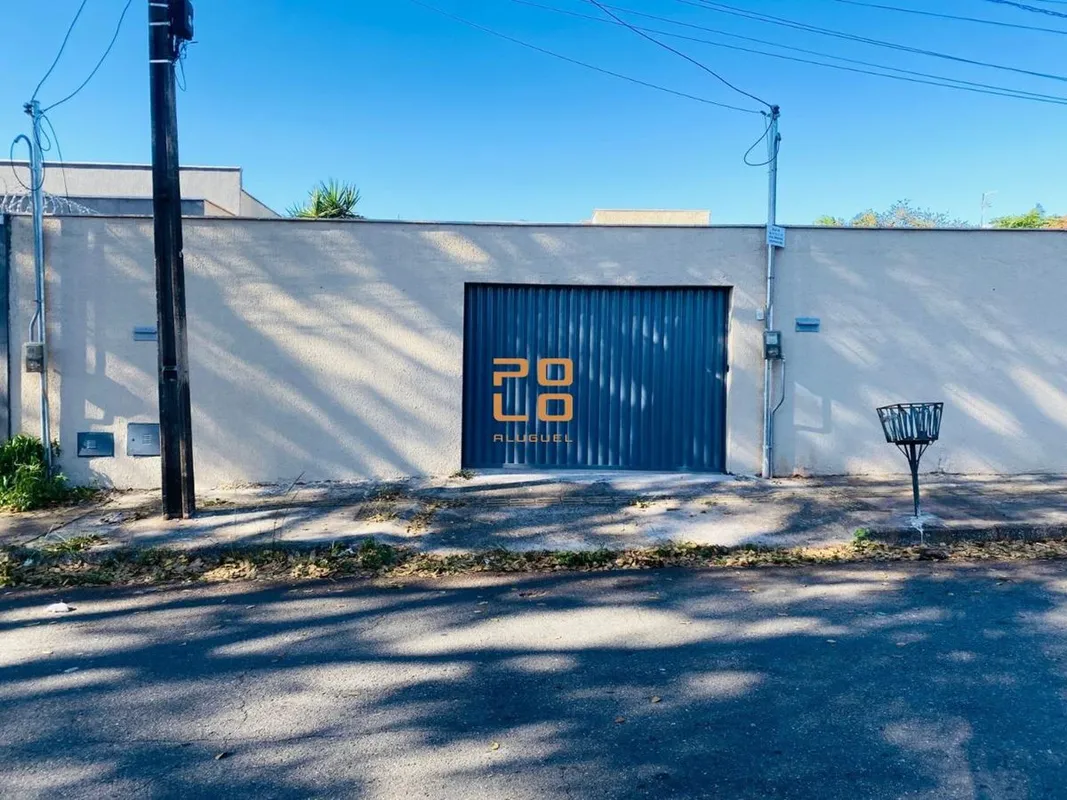 Casa para alugar no Setor Vila Rezende, em Goiânia, com 44,00 m². Possui 01 quar...