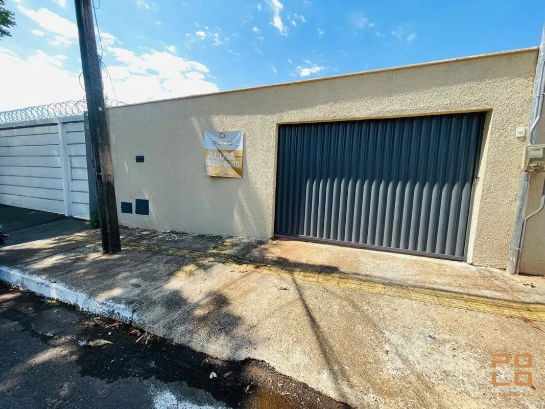 Casa para alugar no Setor Vila Rezende, em Goiânia, com 44,00 m². Possui 01 quar...