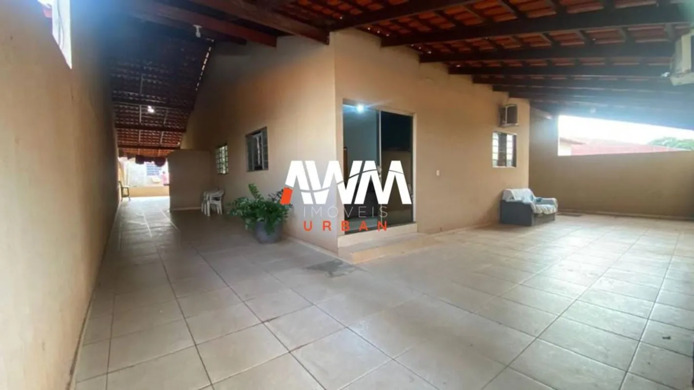 casa com 4 quartos , sendo 1 suite 3 banheiros, terreno de 520m area construida ...