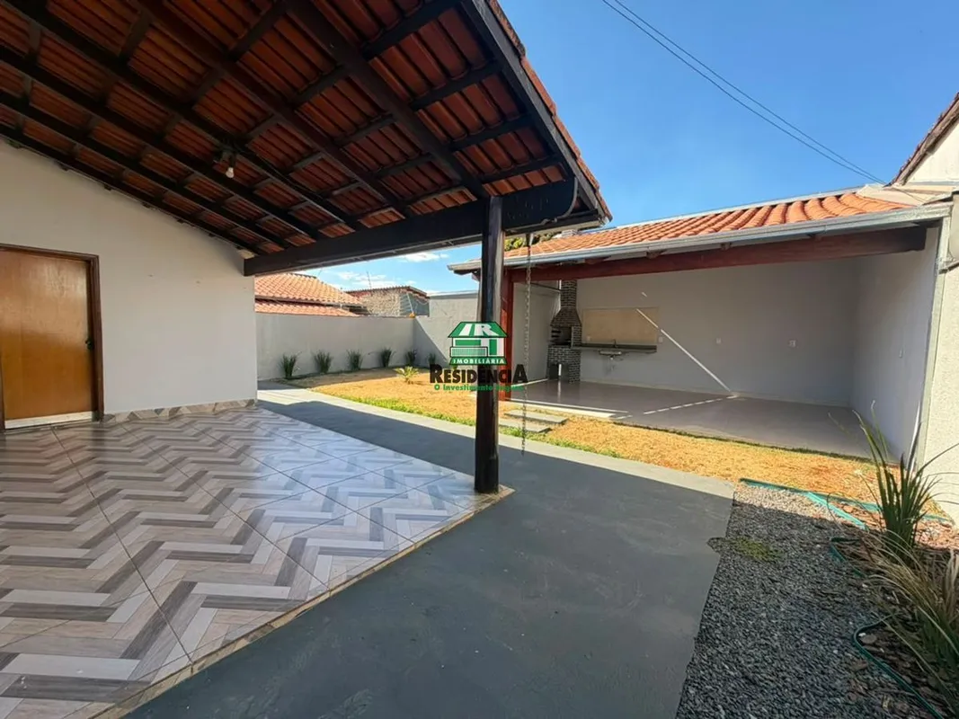 Casa contendo: -360m² de terreno. -150 de área construída. -Quintal amplo. -Área...