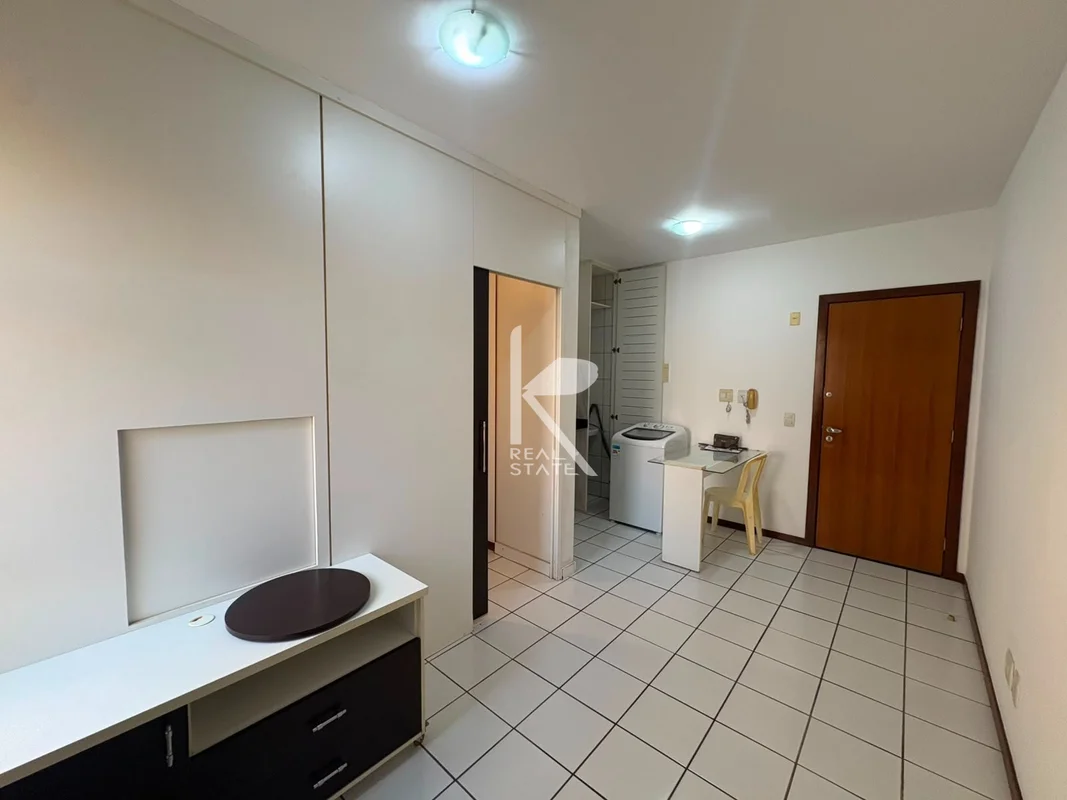 Kitinete dividida com 25,16m² de area privativa, mobiliada, composta de sala com...