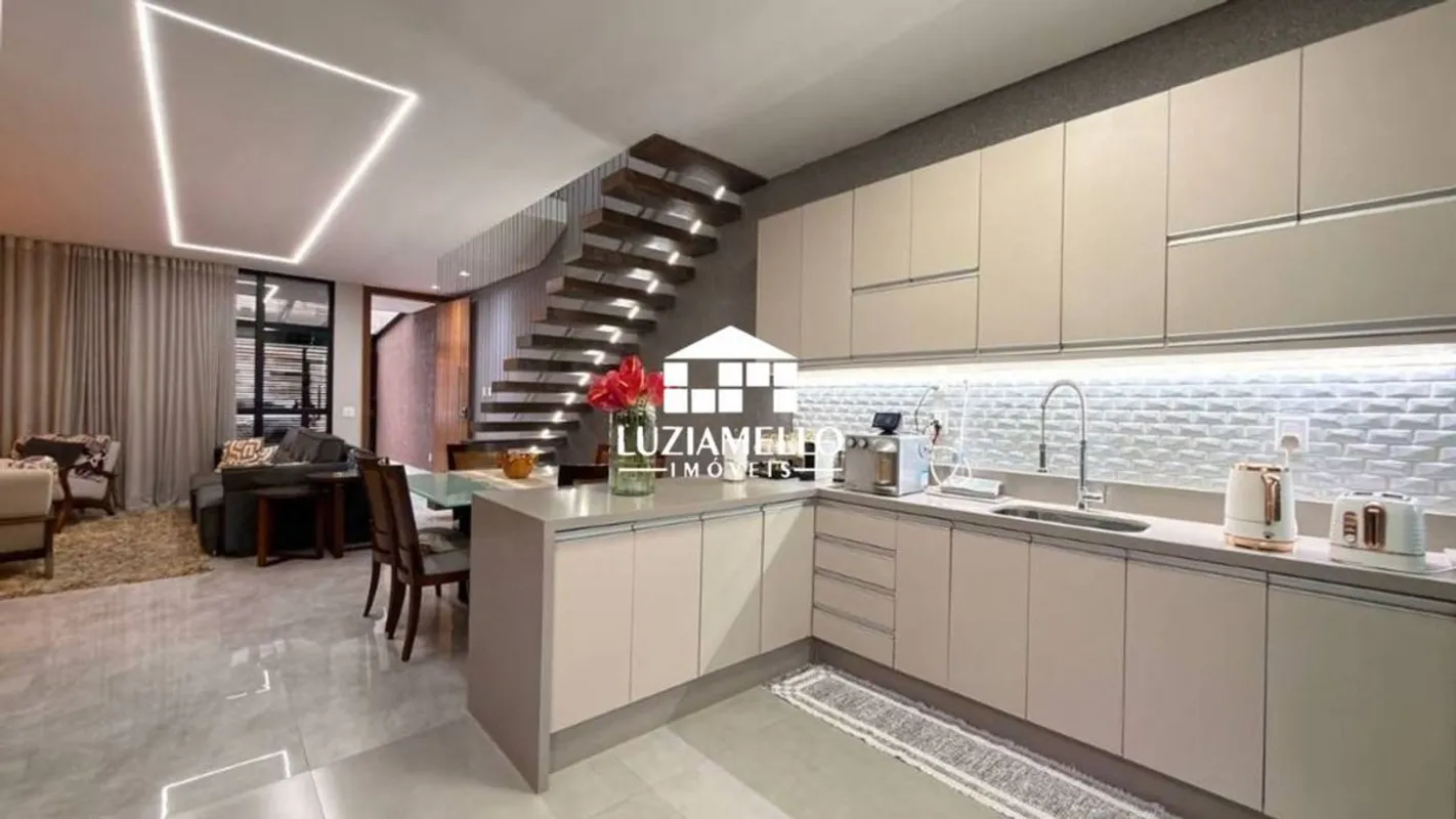 Casa Moderna com 3 Suítes e Espaço Gourmet no Guará I Proximidade do MetrôDescri...