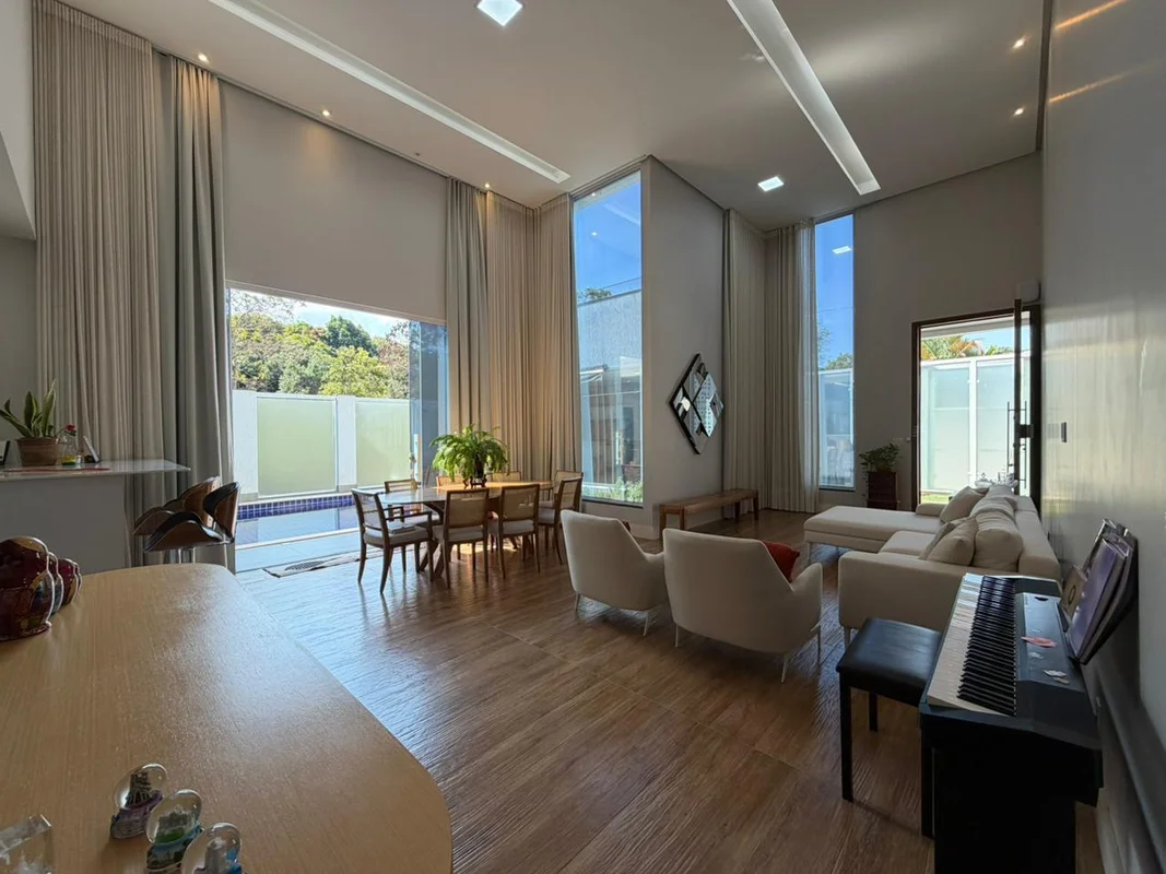  OPORTUNIDADE ÚNICA NA ARNIQUEIRA! Se você está buscando uma casa completa, mode...
