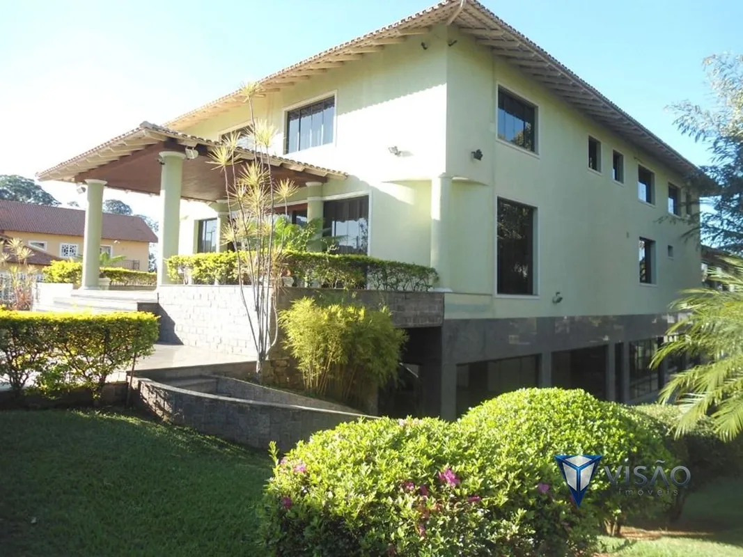 VISÃO IMÓVEIS VENDE MANSÃO IMPONENTE COM ESTRUTURA COMPLETA DE LAZER E EVENTOSLo...