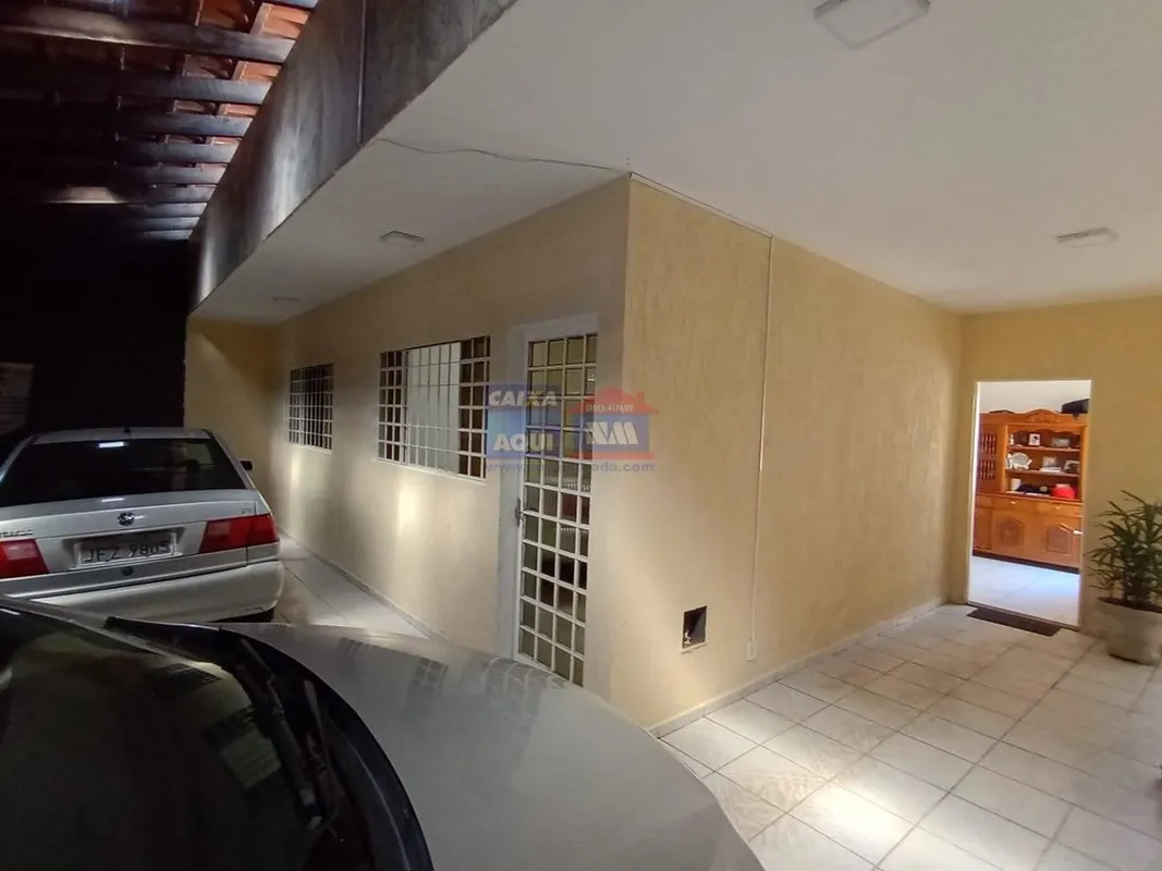 CASA À VENDA QSE 03 TAGUATINGA SUL04 quartos 02 banheiros 04 vagas de garagem 22...