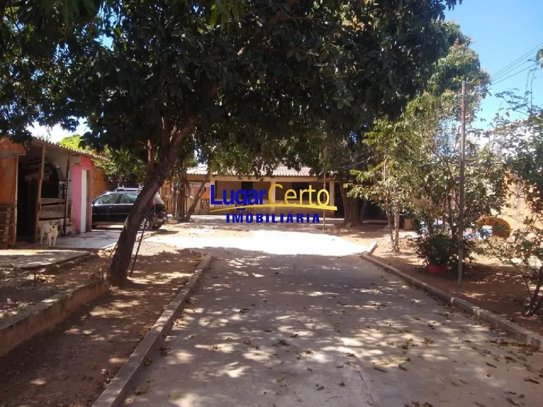 GRANDE OPORTUNIDADE!!!LOTE COM 697,50M² E APROXIMADAMENTE 100M² CONSTRUÍDOS.LOCA...