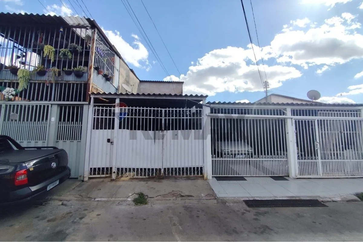 Sobrado à Venda na QN 8E 3 Quartos | R$ 189.900Excelente oportunidade para quem ...
