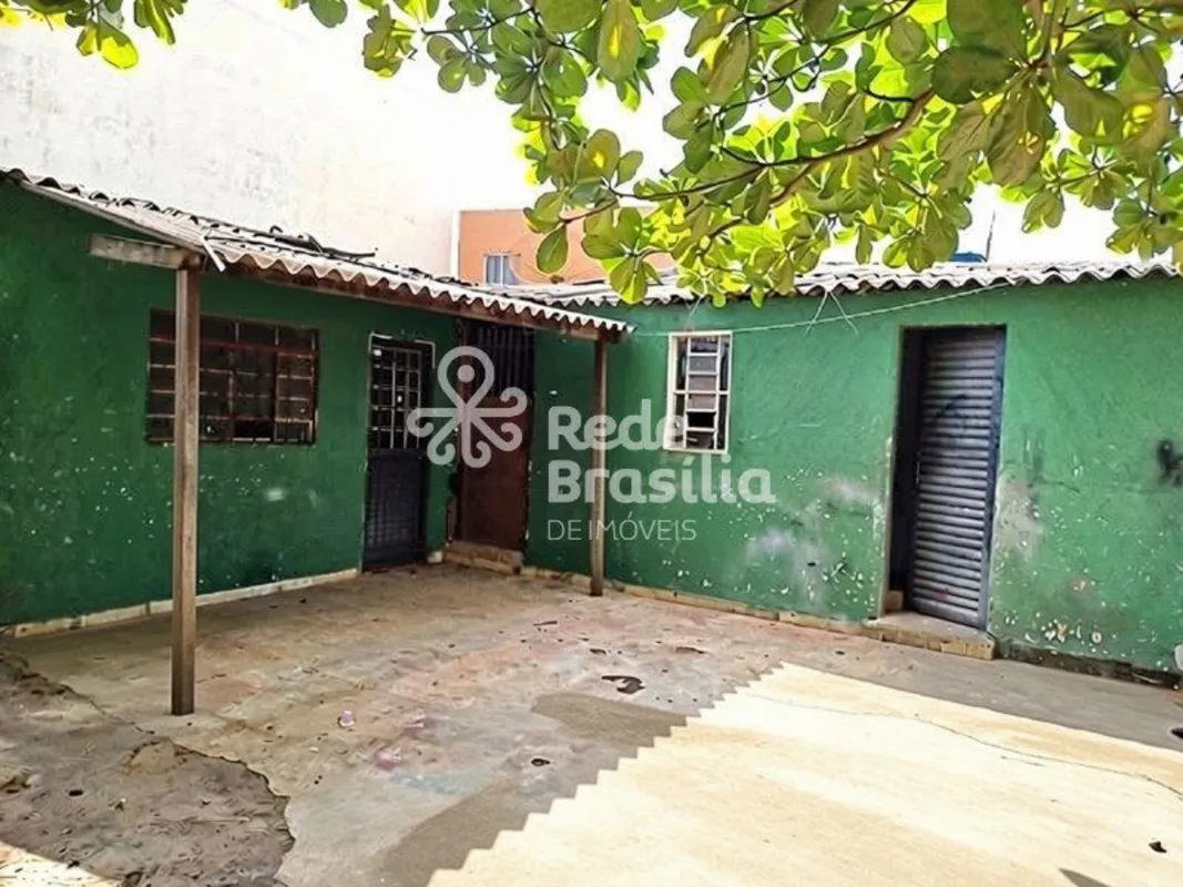 Casa à venda na QR 327 de Samambaia | 2 moradias no mesmo lotePraticidade, espaç...