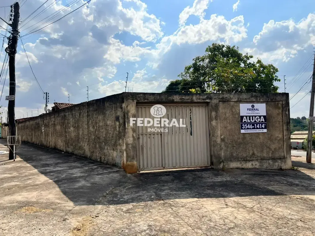 Casa para locação, no bairro Vila Maria Luiza, Divisa com o Jardim Novo Mundo. C...