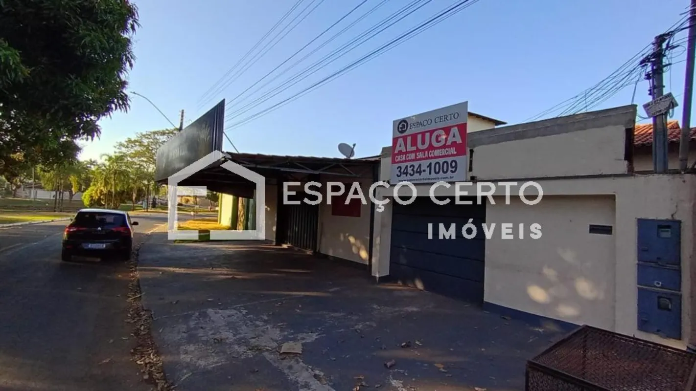 Excelente casa para locação no Setor Jaó, com 223,75 m², 03 quartos sendo 01 suí...