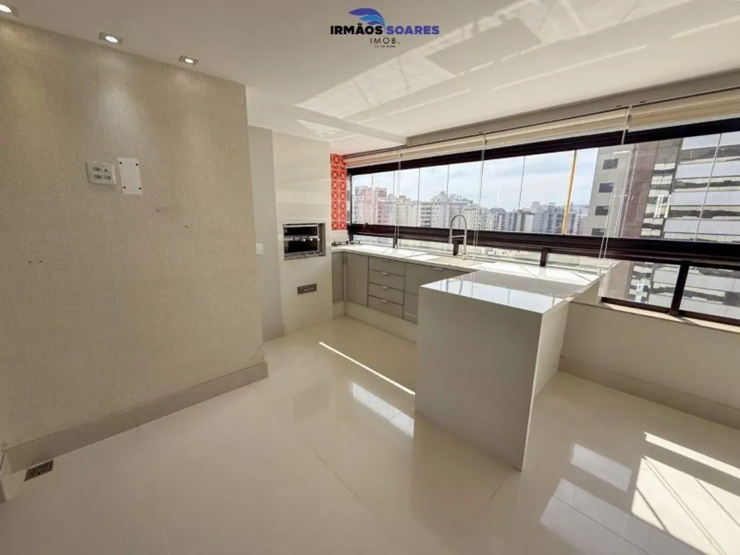 Apartamento no Quattro Mirante Residence4 suítes com armários planejados e ar co...