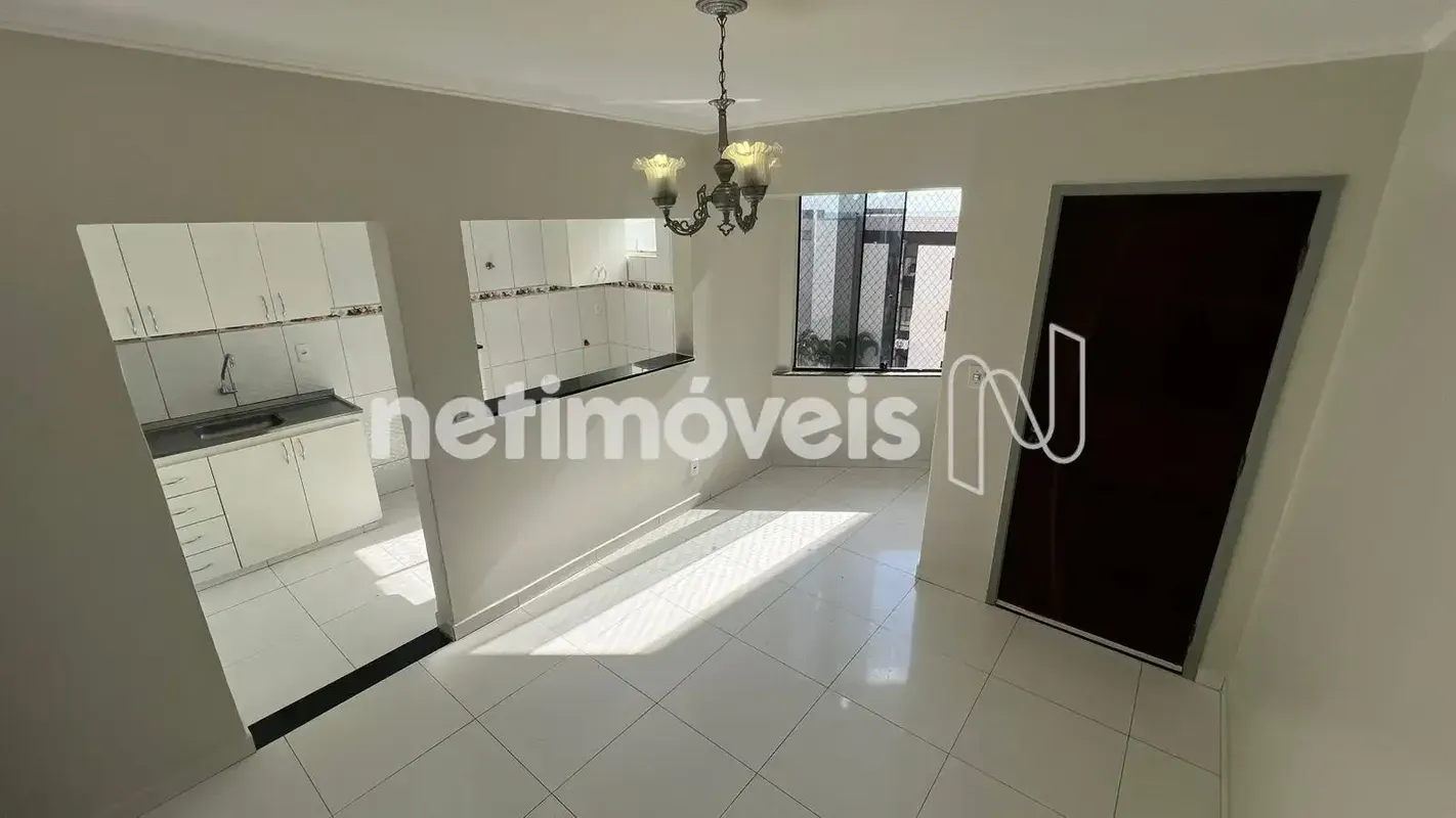 Apartamento de 02 quartos e com 43 m².Sala com varanda interna, com piso em cerâ...