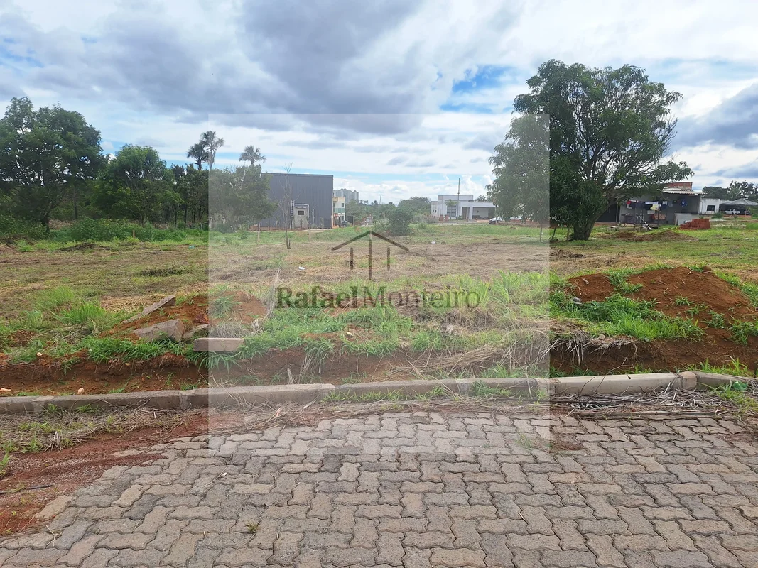 Lote residencial de 400m² à venda na Avenida Buriti, no Residencial Omega, na Po...