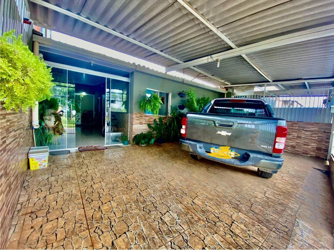 Descubra a casa perfeita na Quadra 20, PARANOA, DF, uma oportunidade única de mo...
