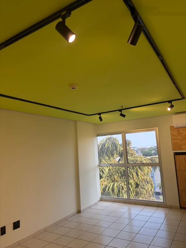 VENDO SALA + 2 GARAGENS NO ED. MULTIEMPRESARIAL.VALOR: R$ 225.000,00FOTOS EM BRE...