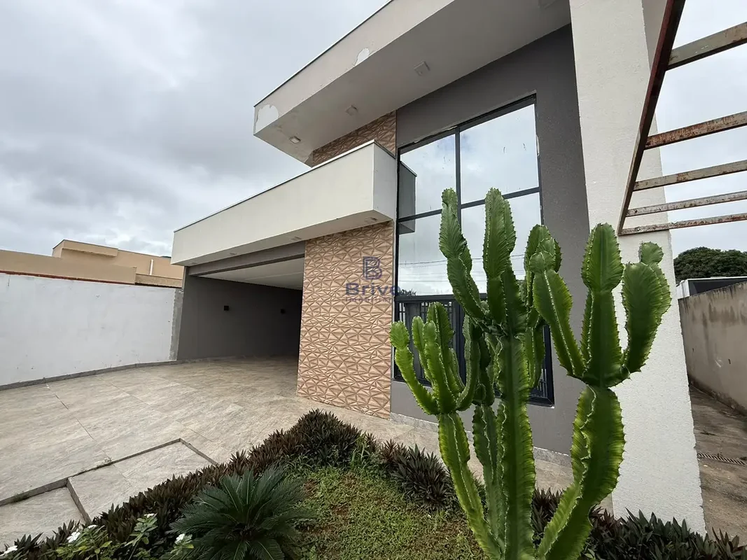 Casa na Ponte Alta Norte, na DF-475, em condomínio fechado, com ambientes amplos...