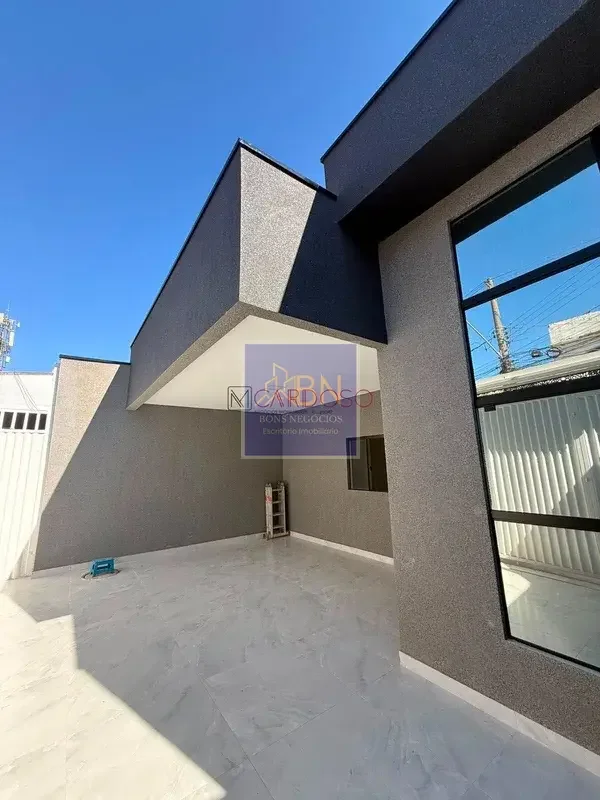 CASA ALTO PADRÃO À VENDA | LOTE DE ESQUINA – QR 405 SAMAMBAIA NORTER$ 599.900,00...