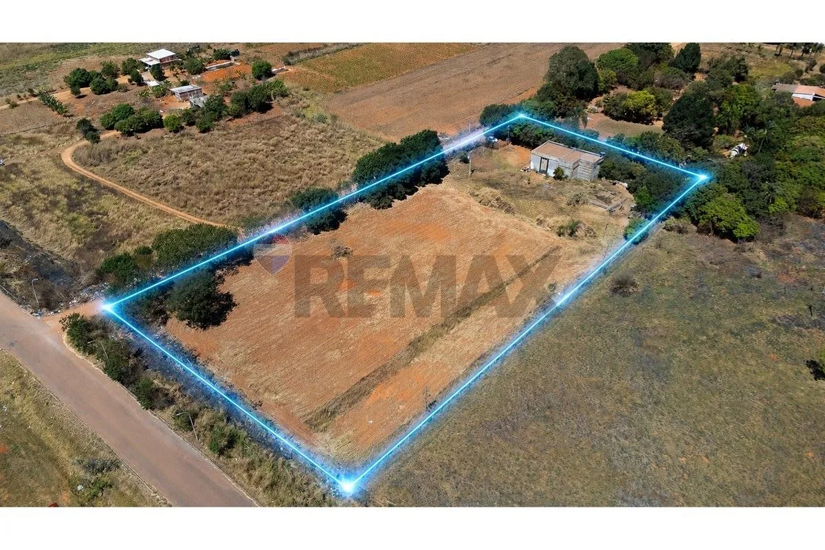 Oportunidade Estratégica na BR-070: Área Multiuso de 10.000 m² (Sentido GO/DF)Se...