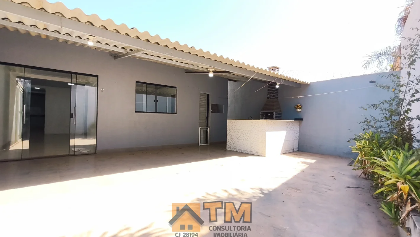 TM CONSULTORIA IMOBILIARIA.VENDE;EXCELENTE CASA 4 QUARTOS, BEM LOCALIZADA, PERTO...
