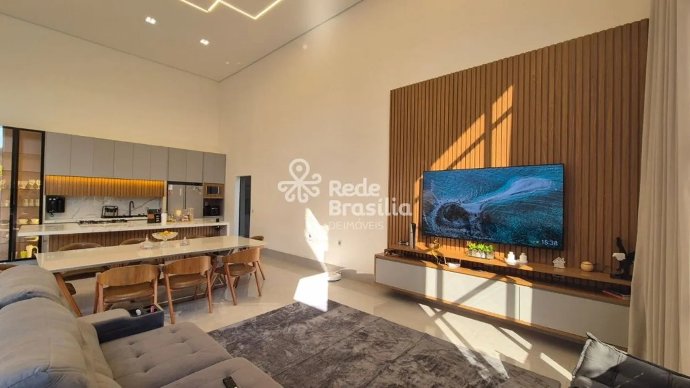 CASA DE ALTO PADRÃO EM CONDOMÍNIO FECHADO- PÉ-DIREITO DUPLO, PISCINA AQUECIDA E ...