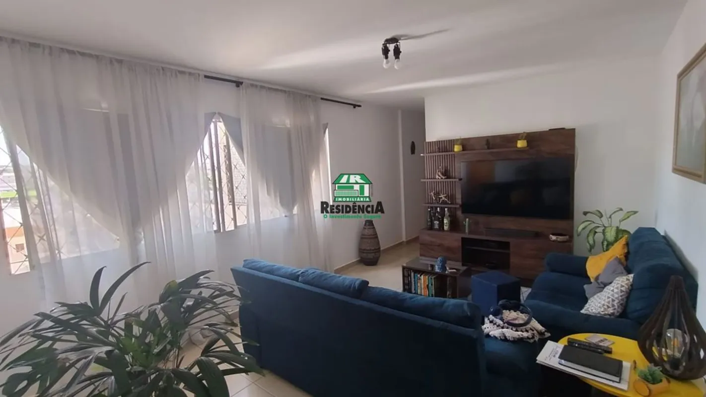 Área total: 115 m²SalaSala jantar3 quartos, sendo 1 suíteBanheiro SocialCozinhaÁ...