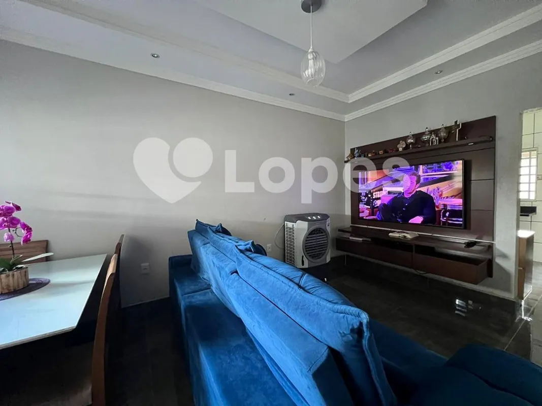Casa espaçosa de 3 quartos com suíte à venda no Residencial Solar Bougainville, ...