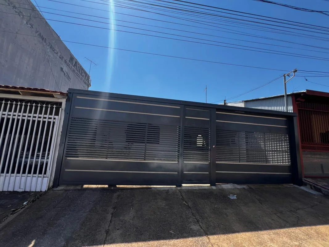 **IMÓVEL COMERCIAL E RESIDENCIAL – EXCELENTE OPORTUNIDADE**Imóvel **vazado**, co...