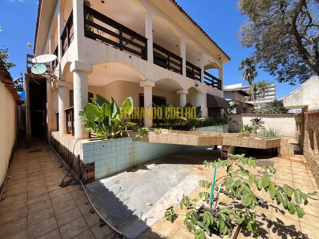 LINDA CASA ESTILO COLONIAL À VENDA NA QD 4 SOBRADINHO – DF.Uma excelente oportun...