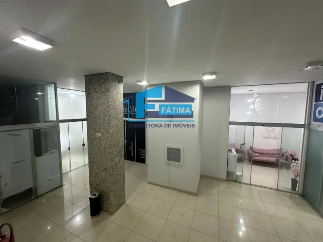 SALA COMERCIAL PARA LOCAÇÃO ? 17 m²Excelente sala comercial localizada no subsol...
