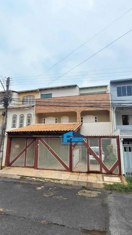 Prédio com 3 pavimentos na QN 7, Conjunto 24, lote 16 - Riacho fundo 1.Com uma á...