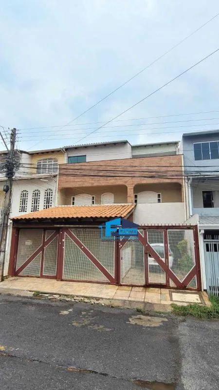 Prédio com 3 pavimentos na QN 7, Conjunto 24, lote 16 - Riacho fundo 1.Com uma á...