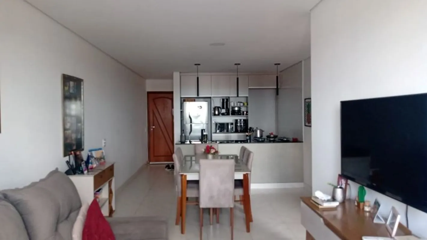 - Apartamento em excelente localização;- Facil acesso a entrada e saida da cidad...
