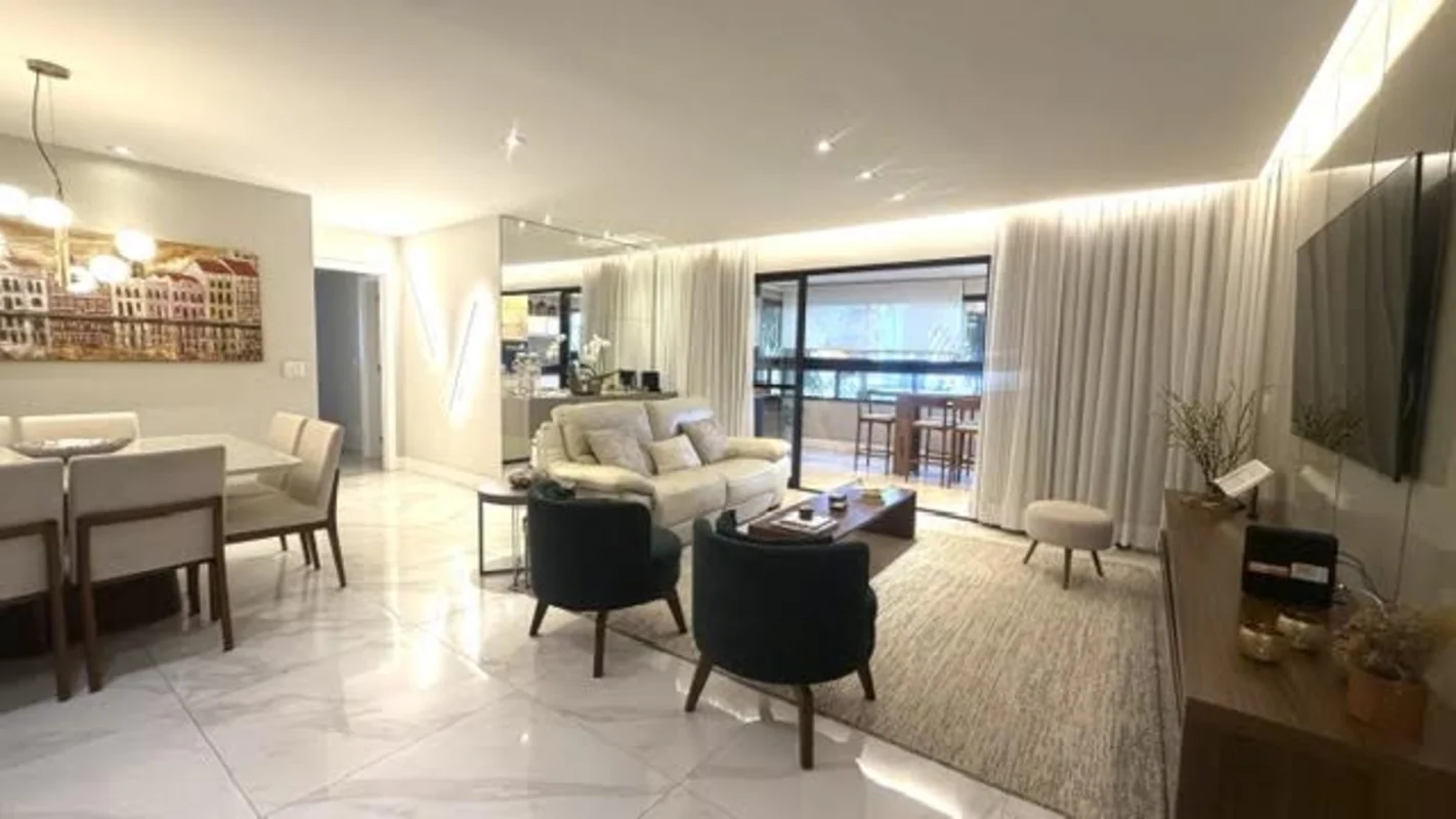 Descubra o charme deste apartamento de 155 m² na cobiçada região Sul de Águas Cl...