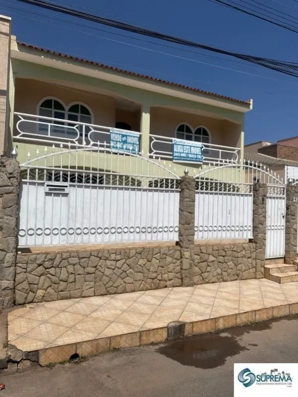 Suprema Construções e Empreendimentos Imobiliários Ltda, Creci/DF 9060, apresent...