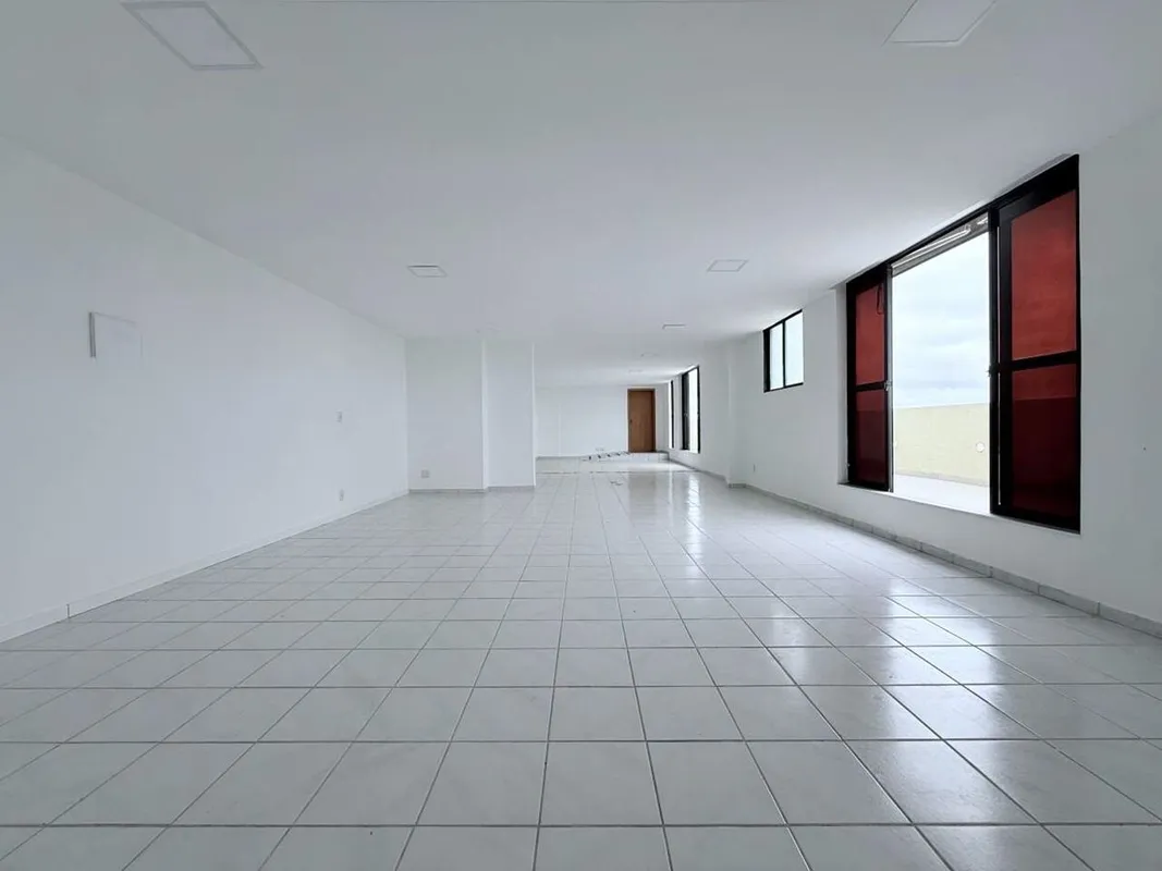 SALA COMERCIAL DE 157m² NO CENTRO EMPRESARIAL - BRASÍLIAExcelente oportunidade p...