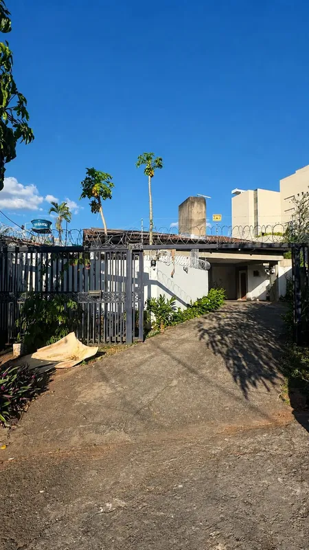 IMÓVEL NO SETOR SUL – 433 M² | R$ 1.350.000,00Excelente oportunidade no Setor Su...