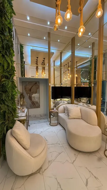 São 104 m², com: 1 sala de consultas 2 consultórios 1 recepção 1 sala de reunião...