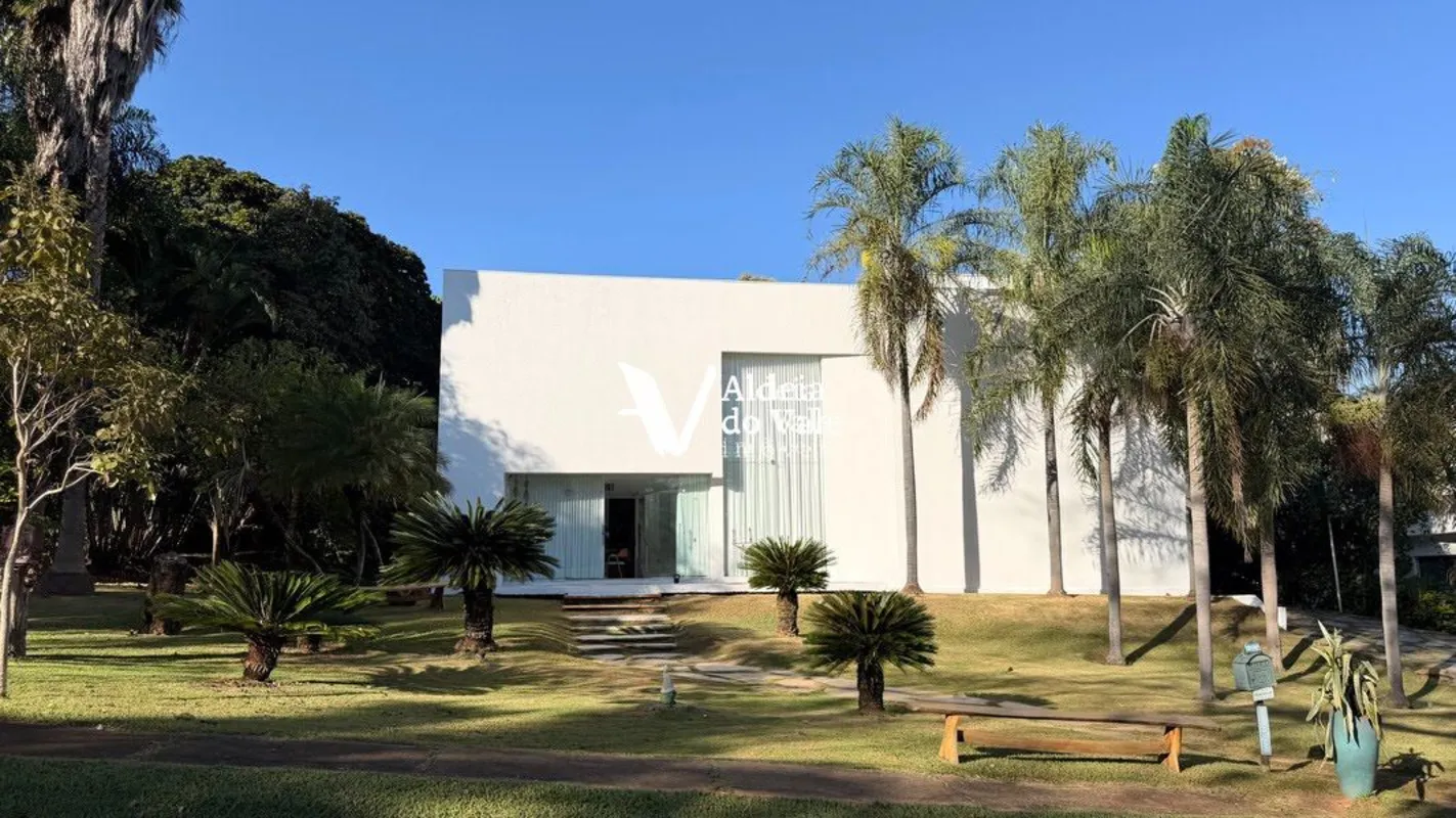 A Aldeia Tai reúne uma arquitetura contemporânea, marcada por linhas puras, pé-d...