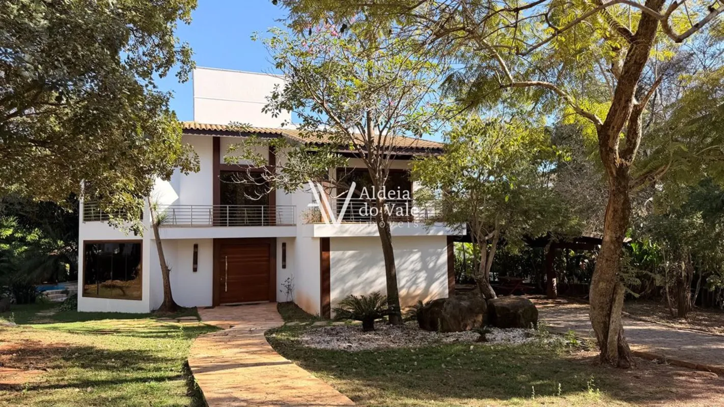 Aldeia Magnólia traduz o privilégio de viver cercado pelo verde, em uma residênc...