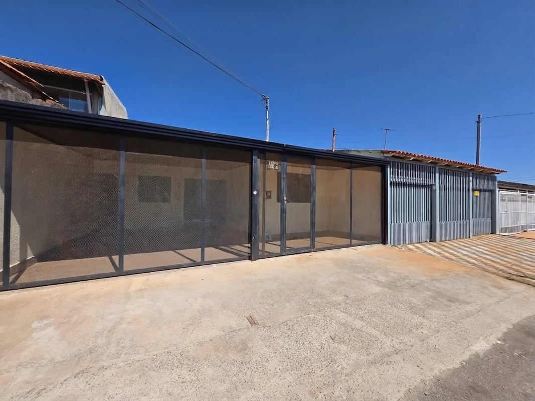 CASA REFORMADA À VENDA NO SETOR O | 4 QUARTOS, SUÍTE E 2 VAGASCasa totalmente re...