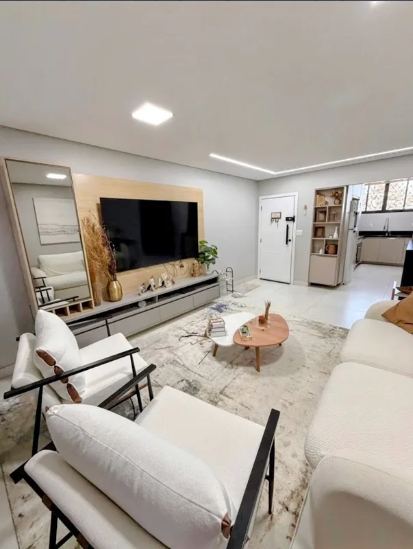 MARAVILHOSO APARTAMENTO REFORMADO MOBILIADO VAZADO, TODO NO PORCELANATO, NA MELH...