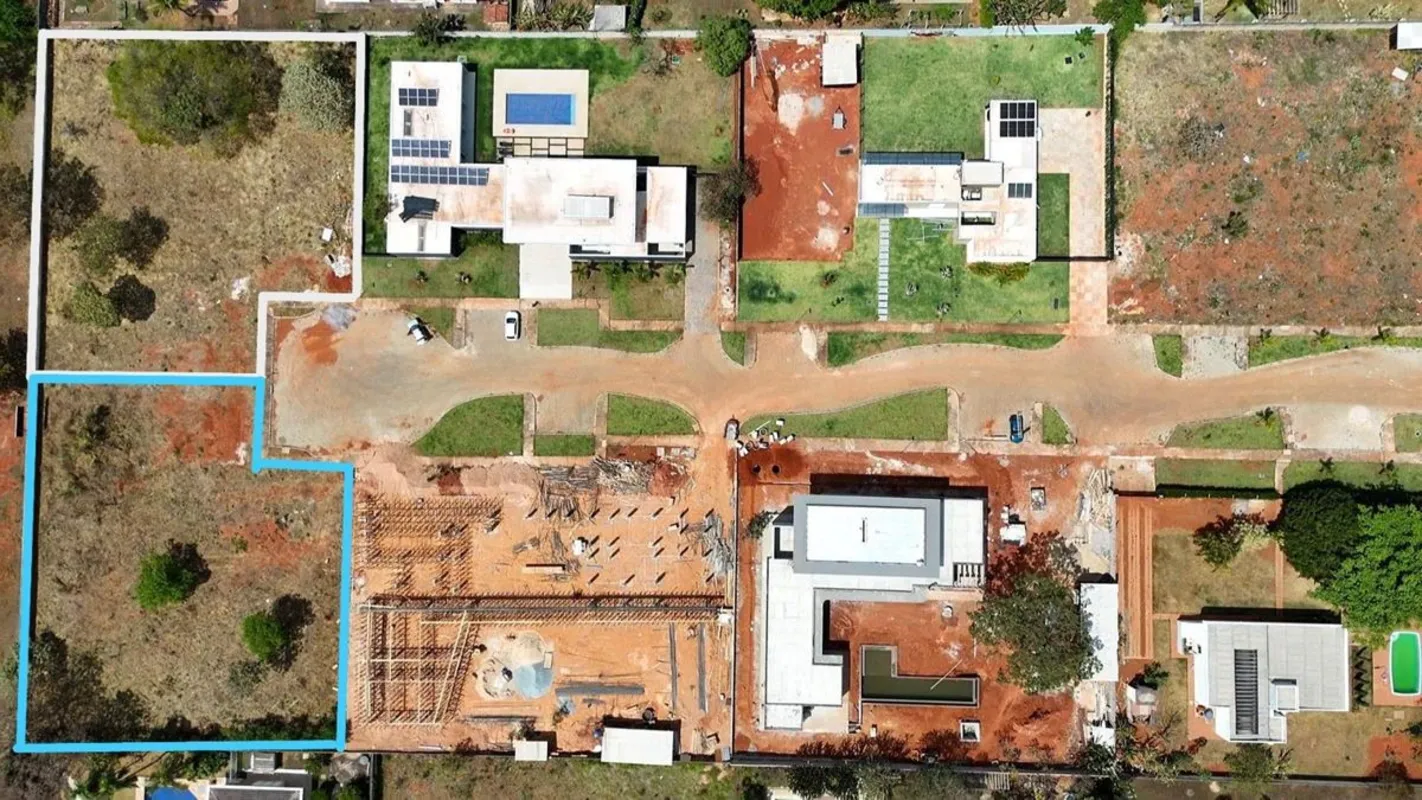 Oportunidade no Park Way, Quadra 17Dois Lotes de 2.500 m² em Condomínio de Alto ...