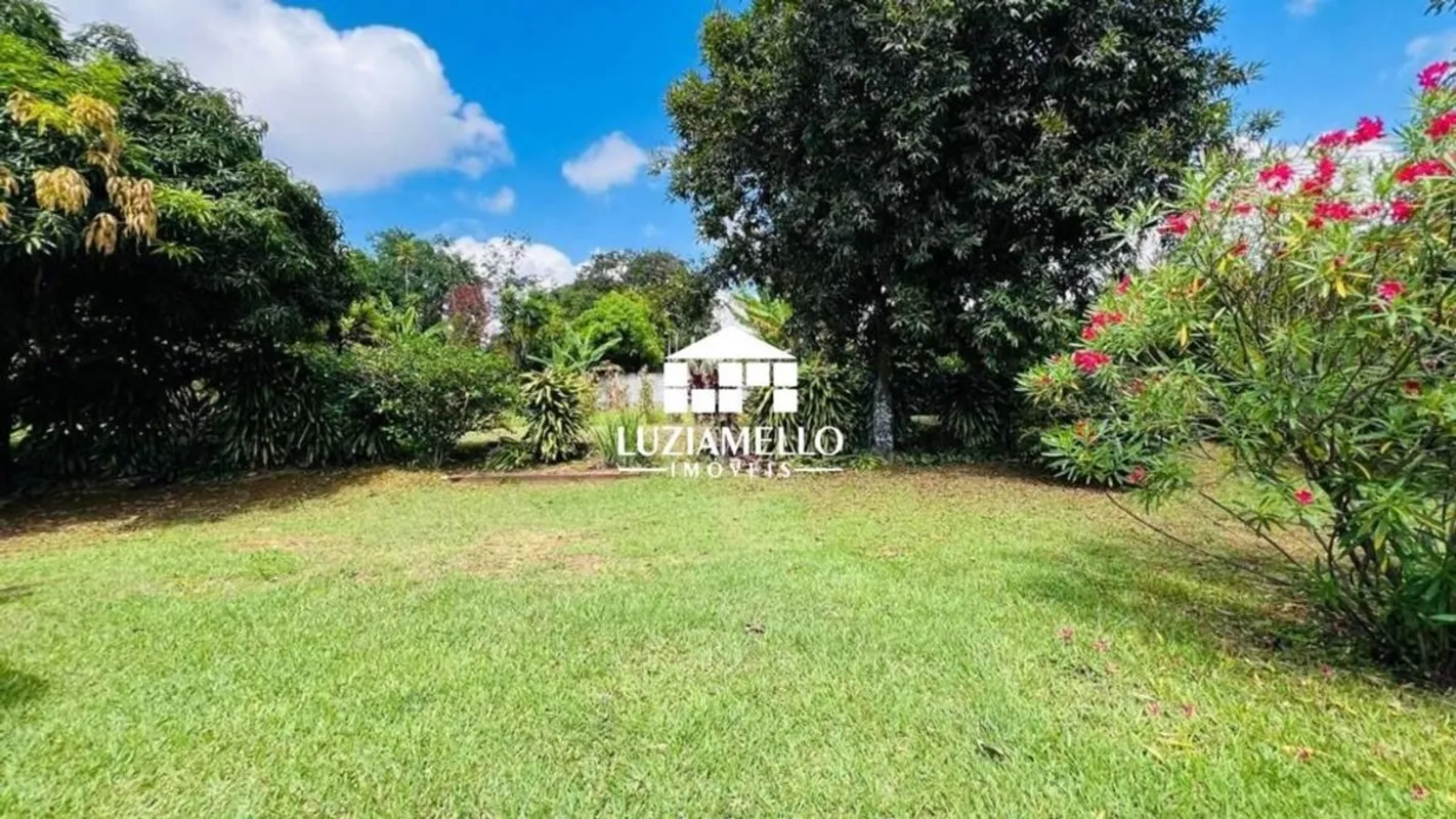 Chácara Urbana com 3.000 m² - Um Refúgio Verde Dentro da Cidade!Já imaginou mora...